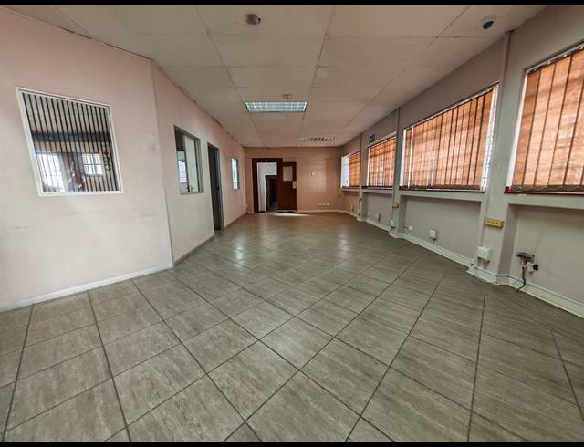1,963M² WAREHOUSE FOR SALE IN BOOYSENS RESERVE